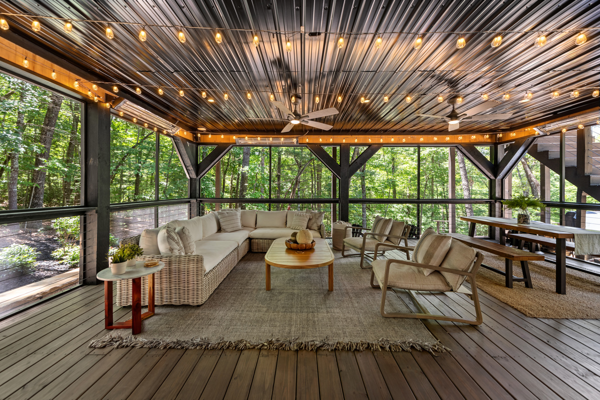 The screened porch at Big Luxe